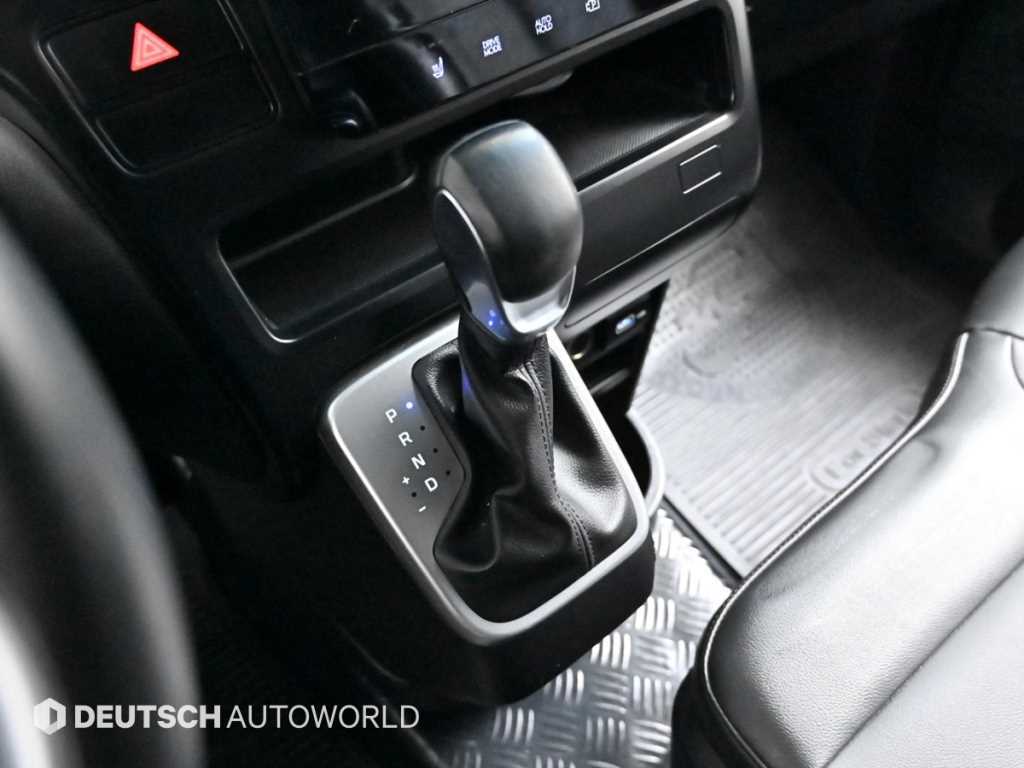 HYUNDAI Staria - Vista 9