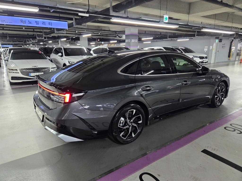 HYUNDAI Sonata - Vista 4