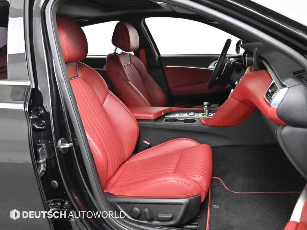 Genesis G70 - Vista 10