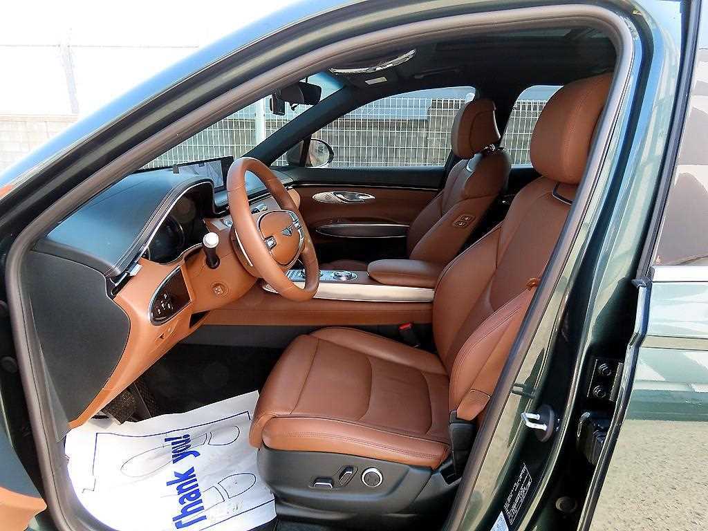 Genesis GV70 - Vista 5