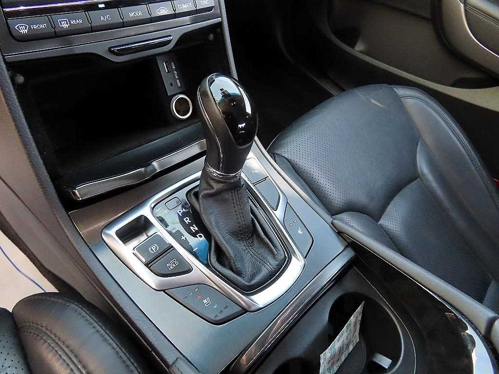 HYUNDAI Grandeur - Vista 10