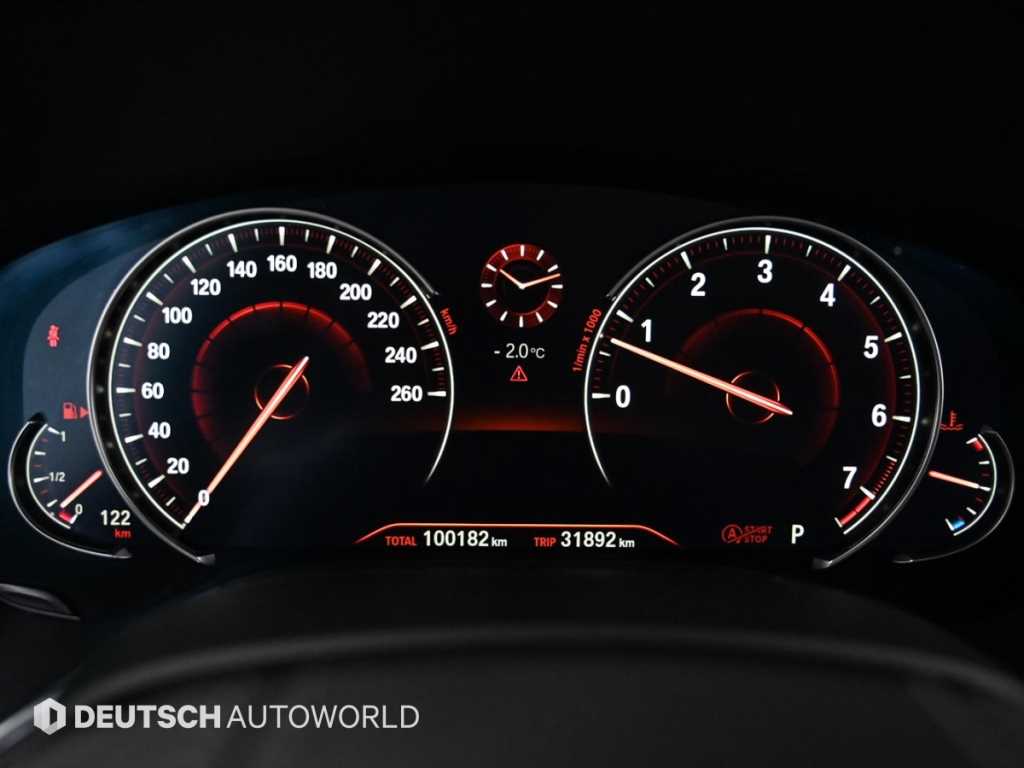 BMW 7 Series - Vista 8