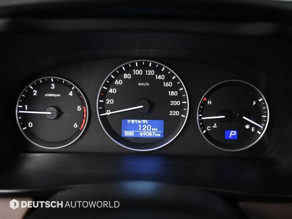 HYUNDAI Starex - Vista 8