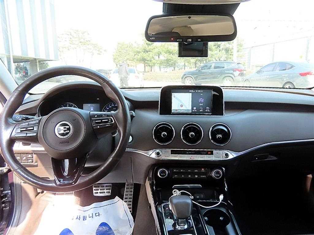 KIA Stinger - Vista 7