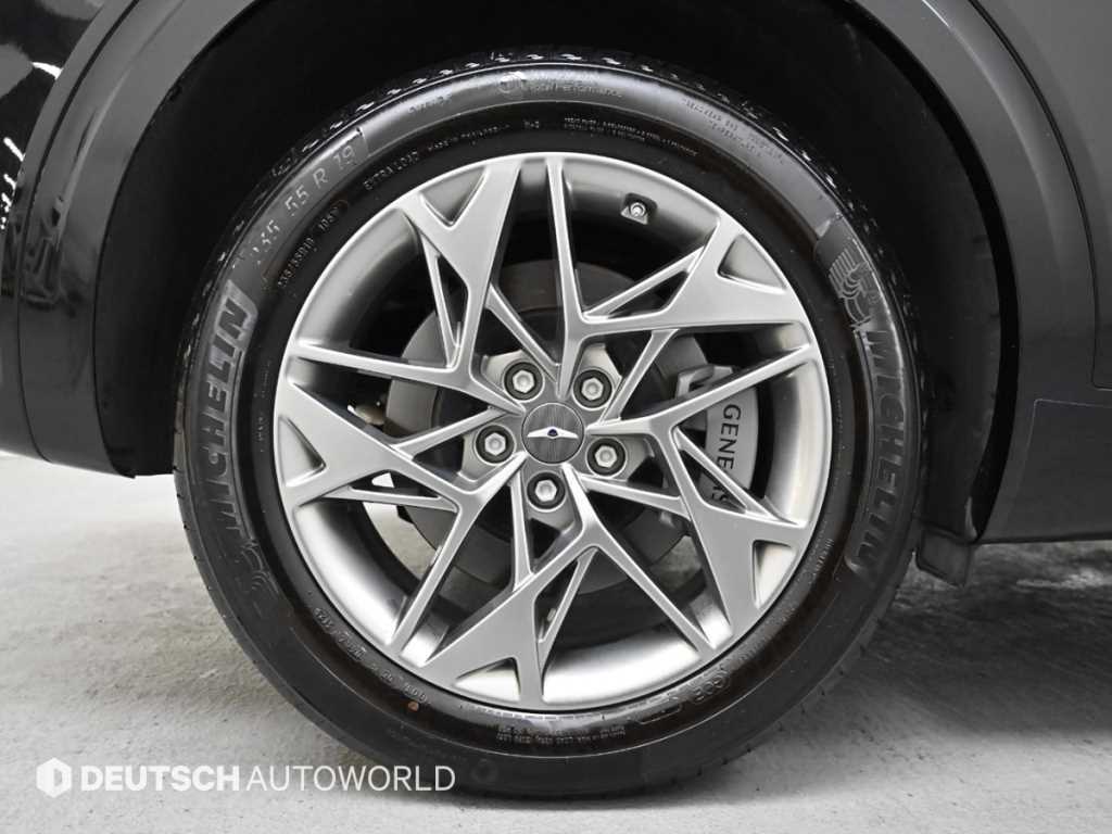 Genesis GV70 - Vista 5