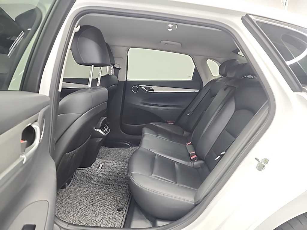 HYUNDAI Grandeur - Vista 12