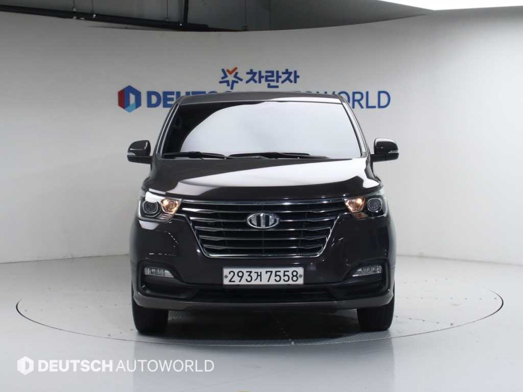 HYUNDAI Starex - Vista 3