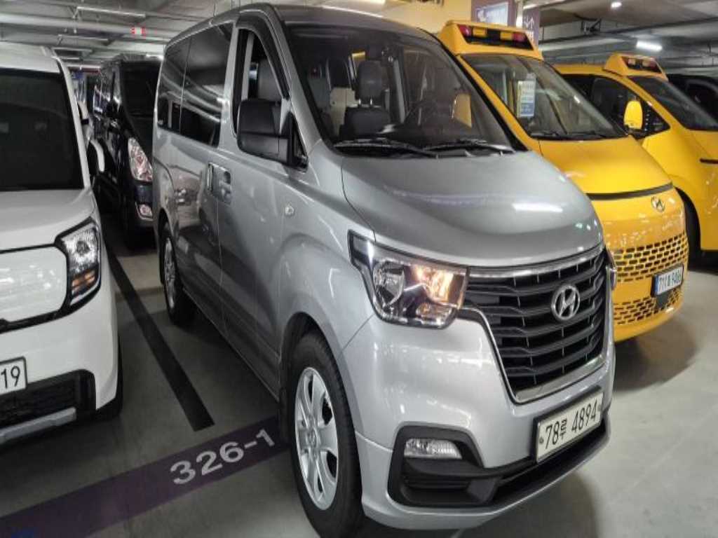 HYUNDAI Starex - Vista 9