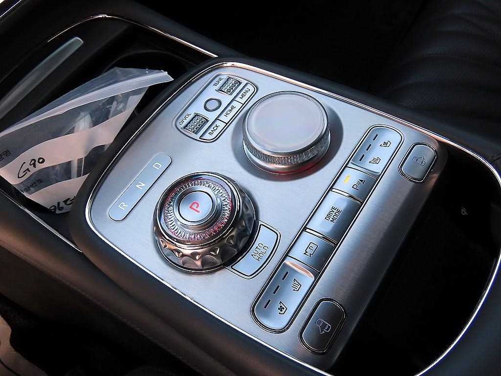 Genesis G90 - Vista 11