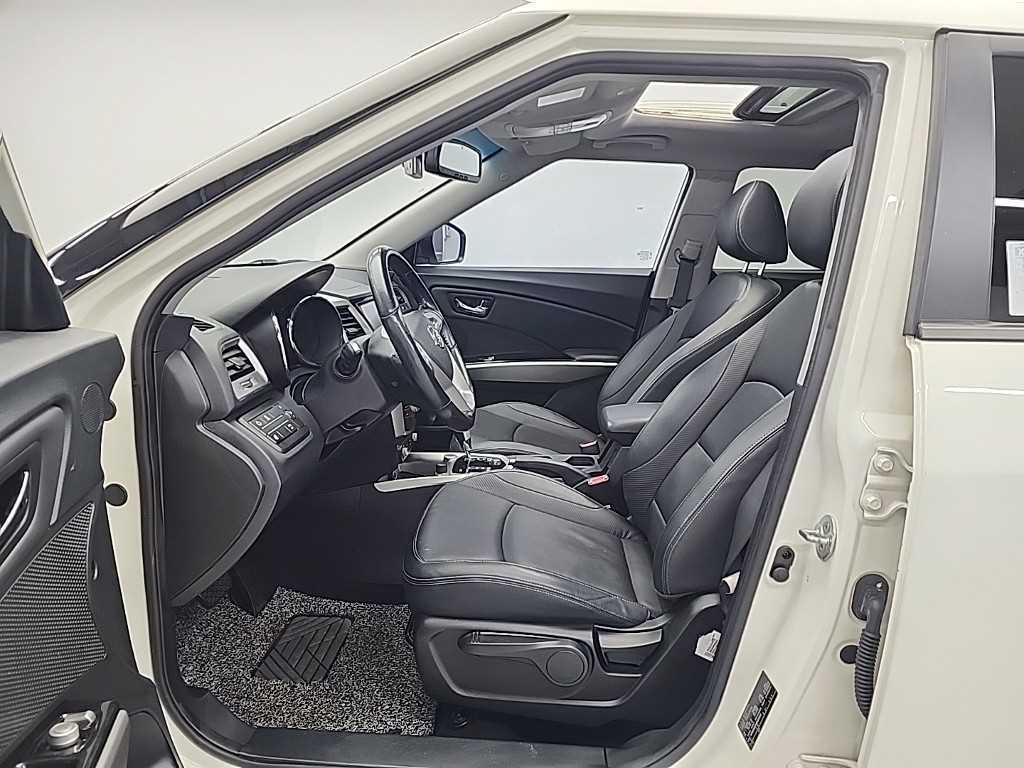 Ssangyong Tivoli - Vista 11