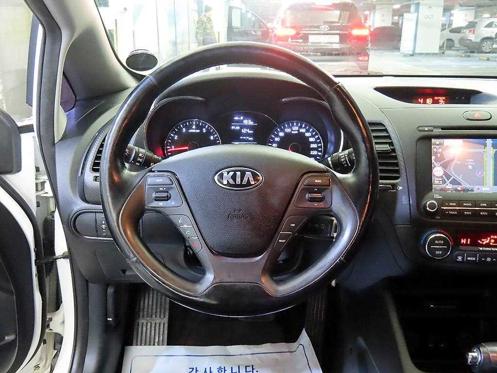 KIA K3 - Vista 8