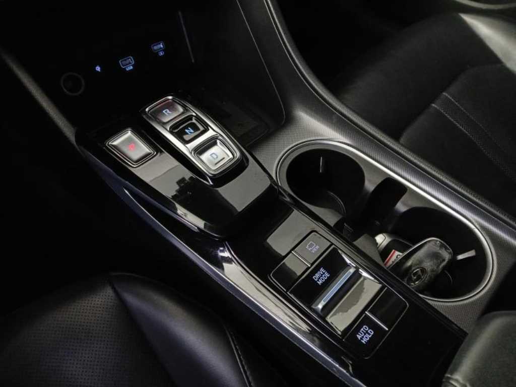 HYUNDAI Sonata - Vista 12