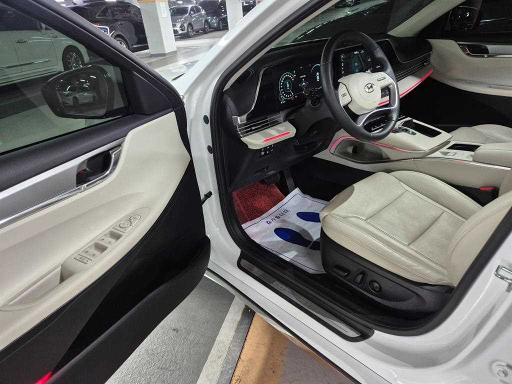 HYUNDAI Grandeur - Vista 11