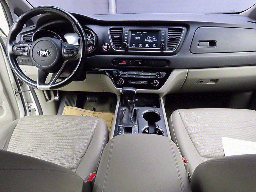 KIA Carnival - Vista 7