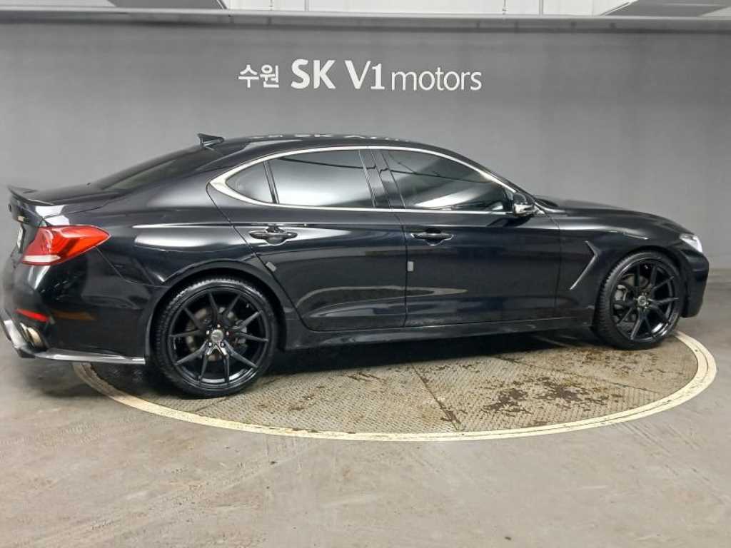 Genesis G70 - Vista 5