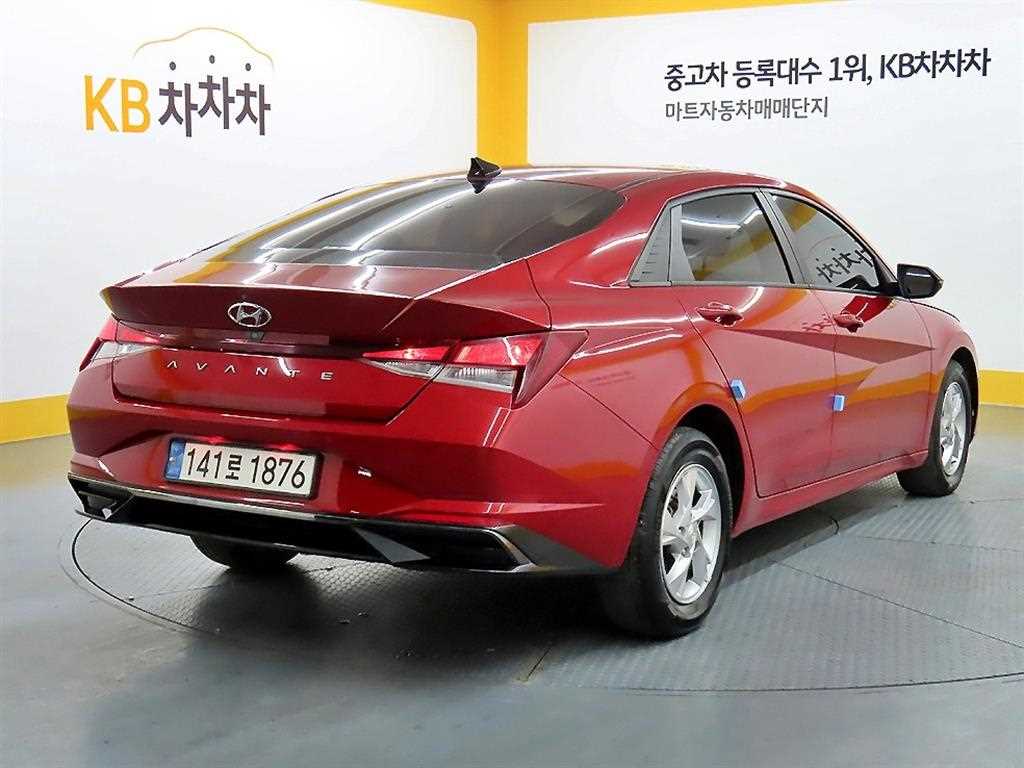 HYUNDAI Avante - Vista 4