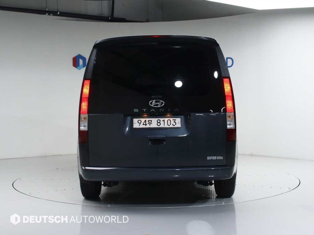 HYUNDAI Staria - Vista 4