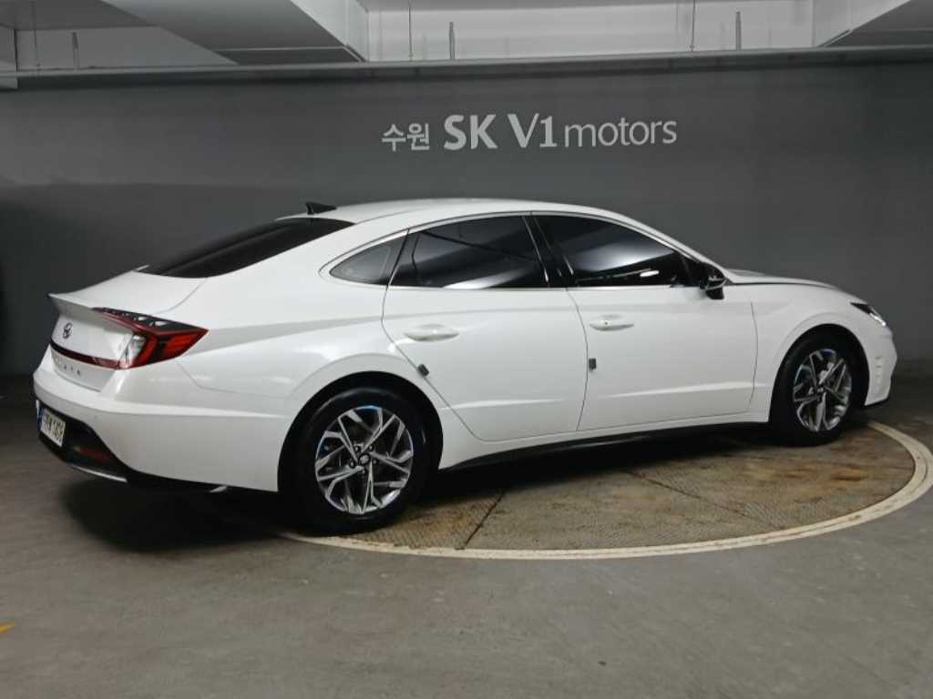 HYUNDAI Sonata - Vista 4