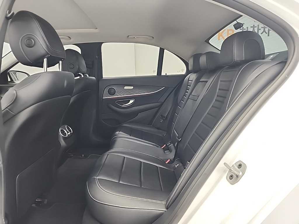 Mercedes Benz E class - Vista 11