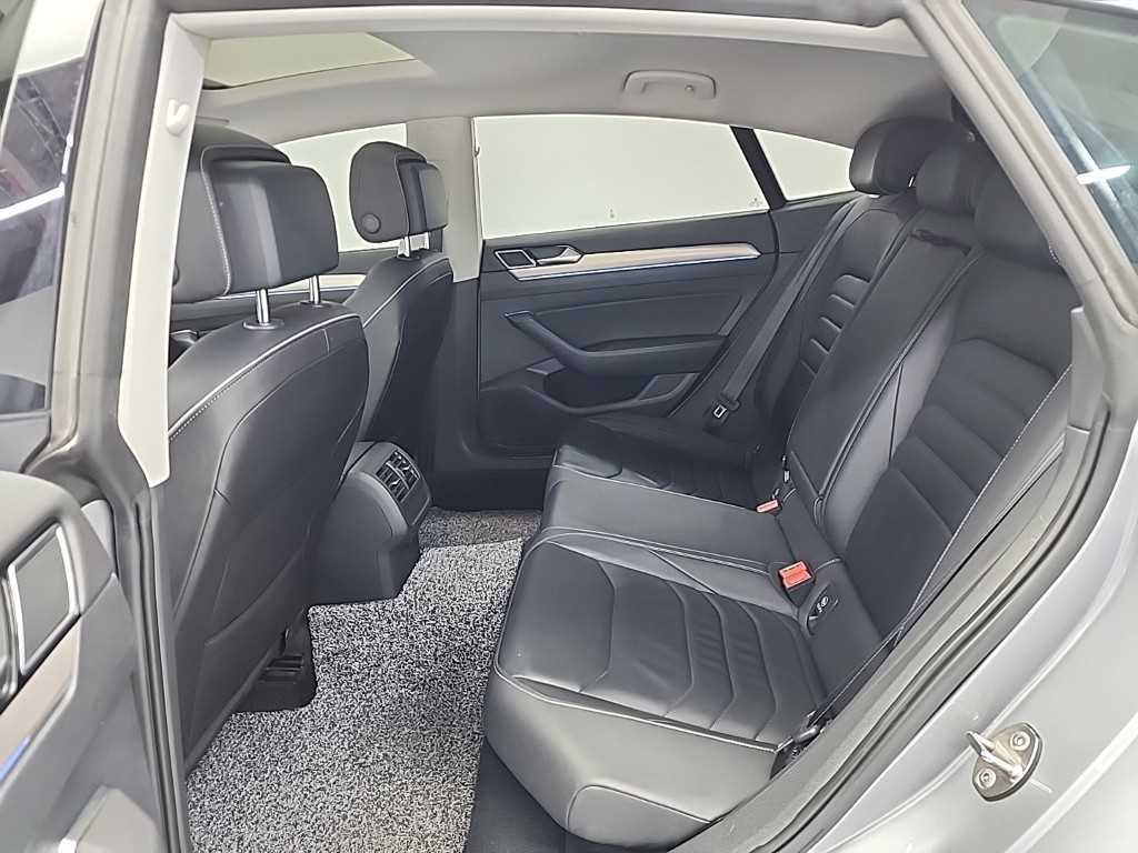 Volkswagen Arteon - Vista 12