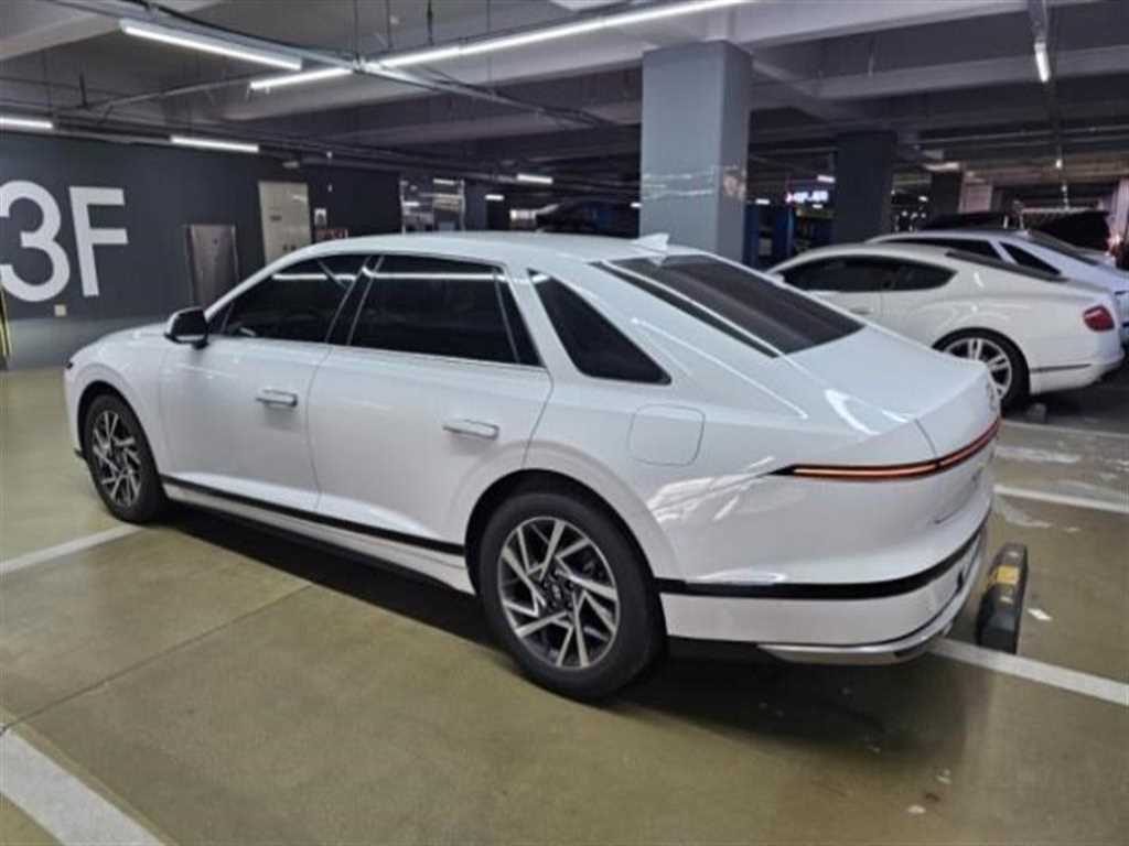 HYUNDAI Grandeur - Vista 4