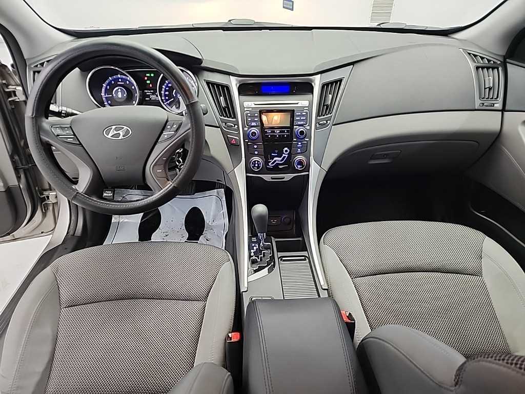 HYUNDAI Sonata - Vista 7