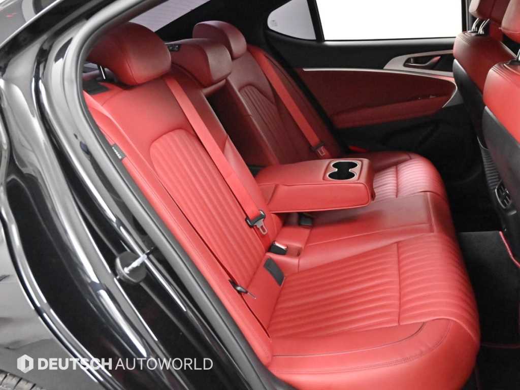 Genesis G70 - Vista 12