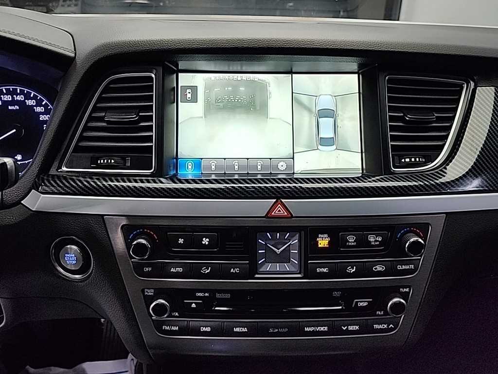 HYUNDAI Genesis - Vista 10