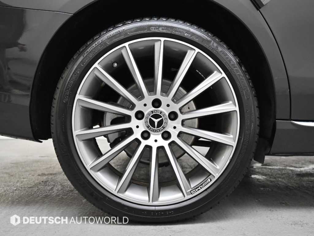 Mercedes Benz E class - Vista 5