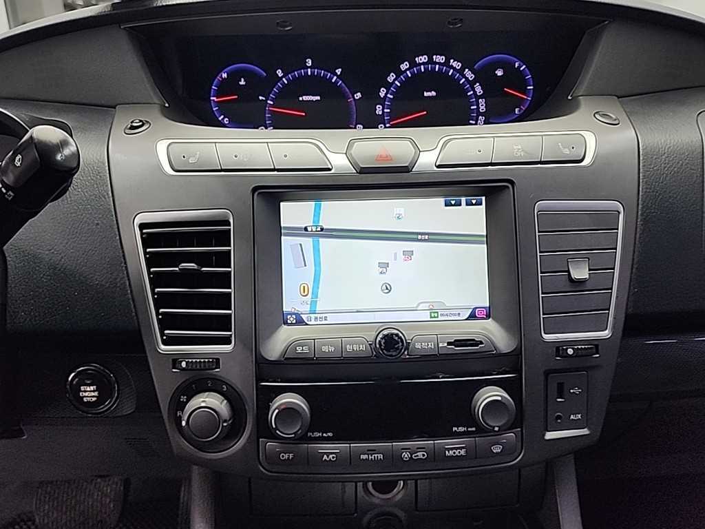 Ssangyong Korando - Vista 10