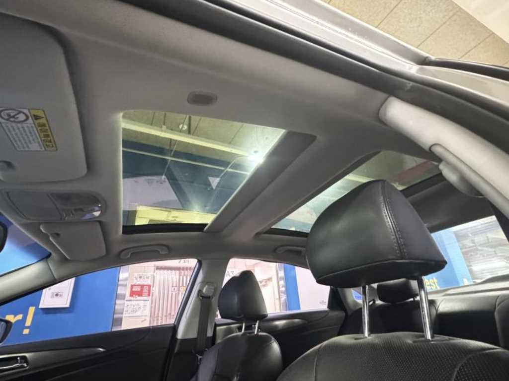 HYUNDAI Sonata - Vista 6
