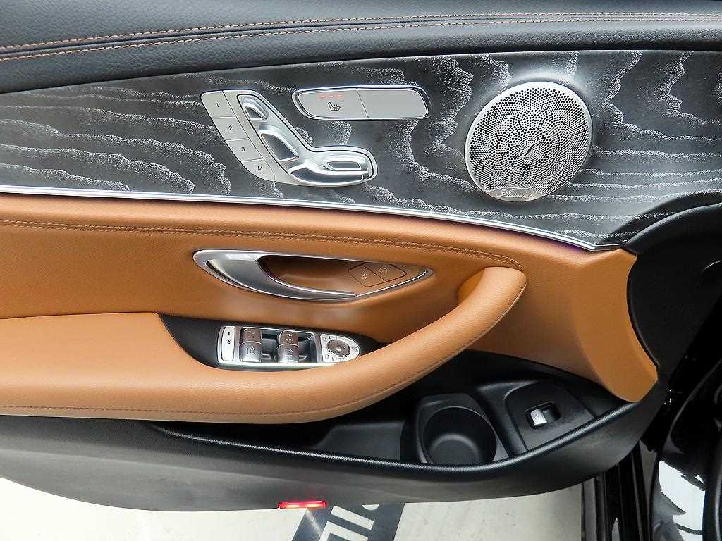 Mercedes Benz E class - Vista 11