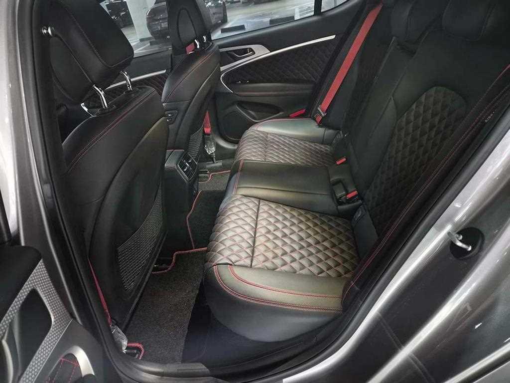 Genesis G70 - Vista 7