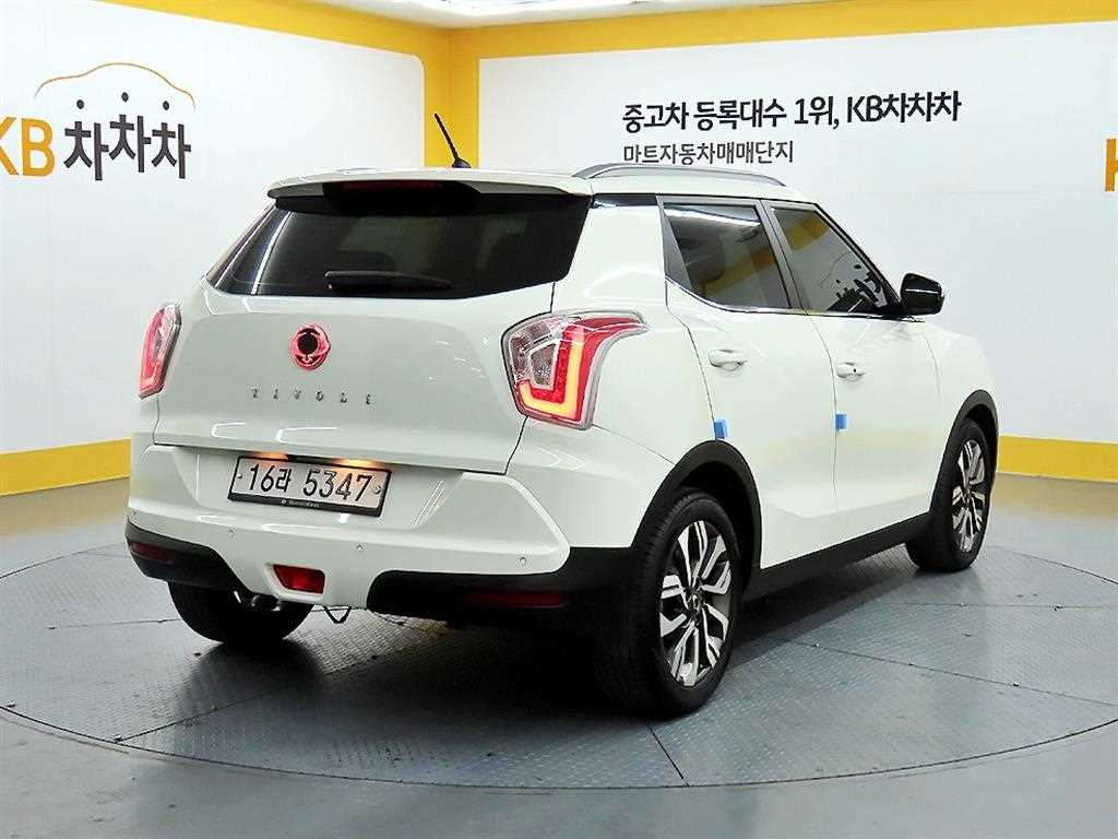 Ssangyong Tivoli - Vista 4