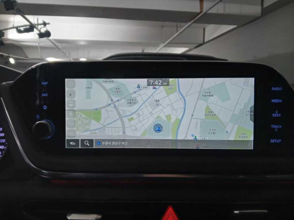 HYUNDAI Sonata - Vista 12