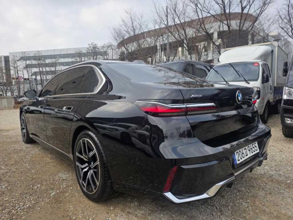 BMW 7 Series - Vista 4