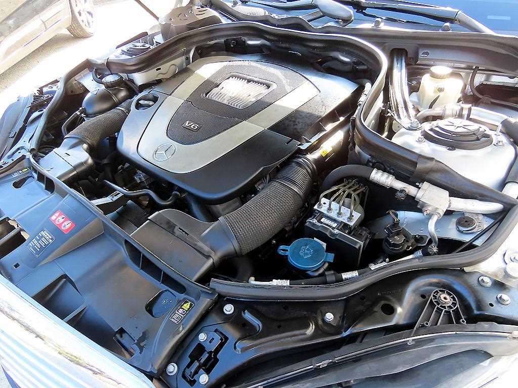 Mercedes Benz E class 2011 Plateado - Importación desde Corea - HF Imports Iquique - Foto 19