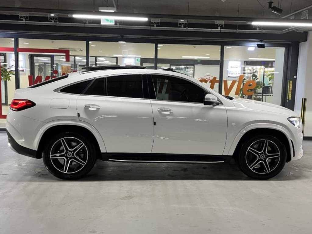 Mercedes Benz GLE Class - Vista 4