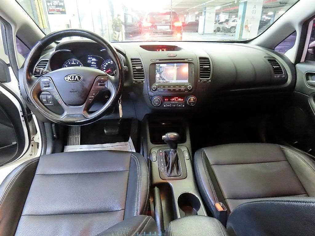 KIA K3 - Vista 10