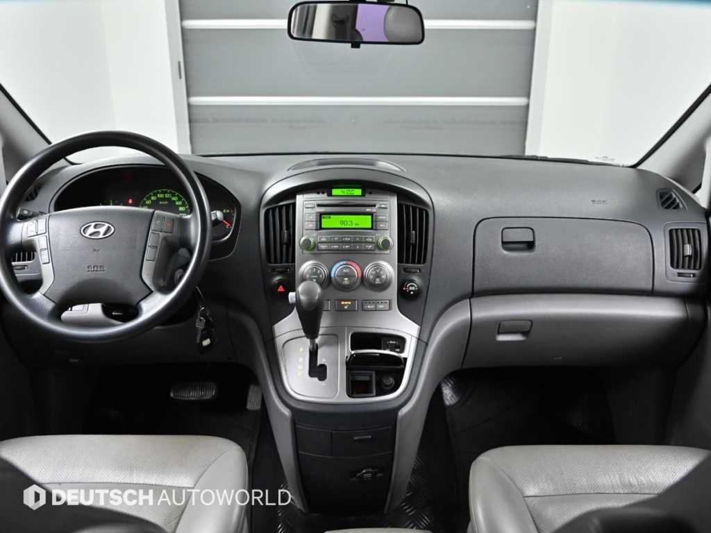 HYUNDAI Starex - Vista 7