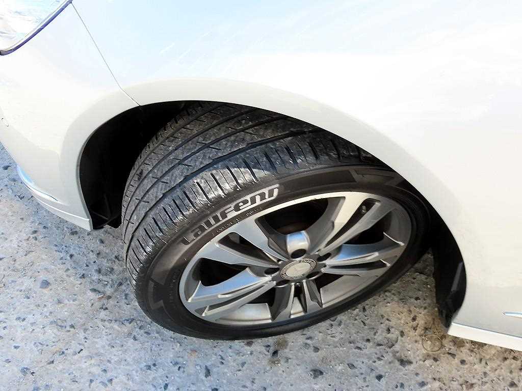 Mercedes Benz E class 2011 Plateado - Importación desde Corea - HF Imports Iquique - Foto 20