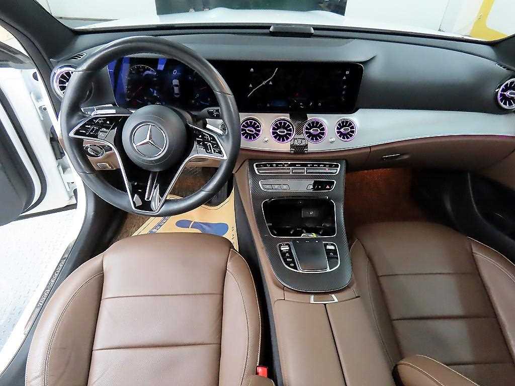 Mercedes Benz E class - Vista 7