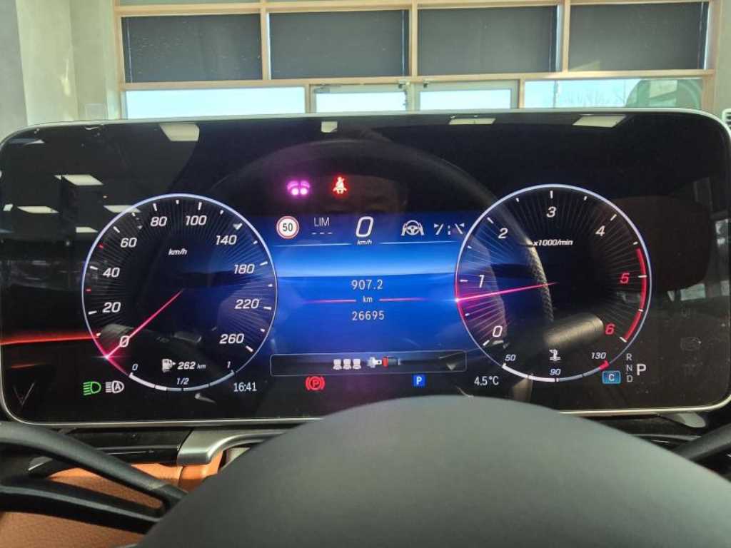 Mercedes Benz S Class - Vista 12