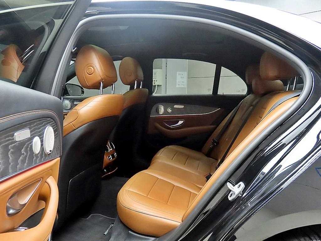 Mercedes Benz E class - Vista 6