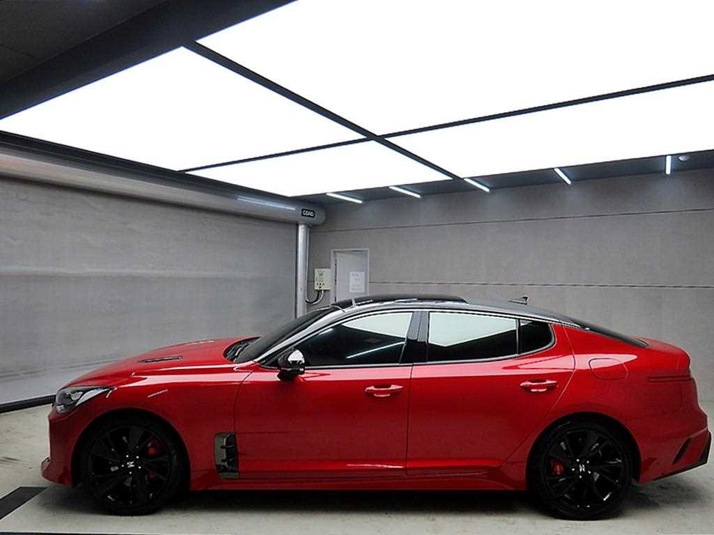 KIA Stinger - Vista 4