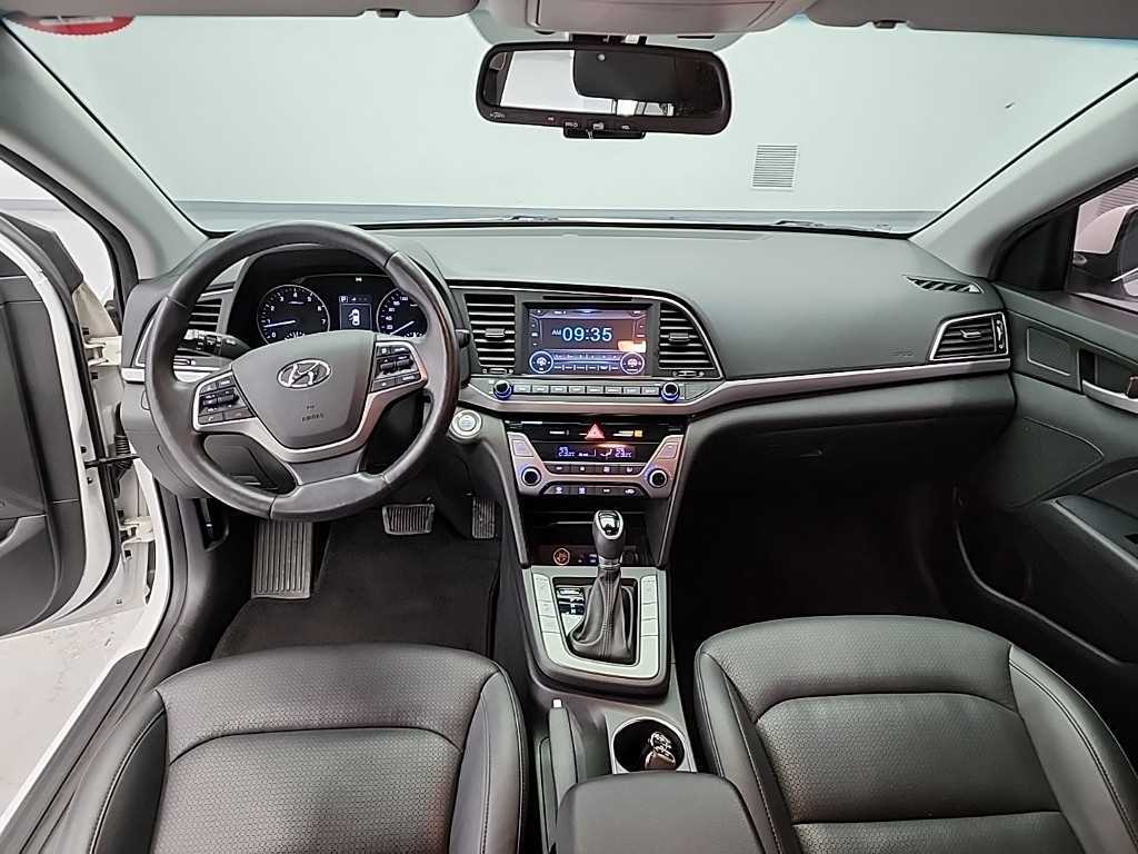 HYUNDAI Avante - Vista 7