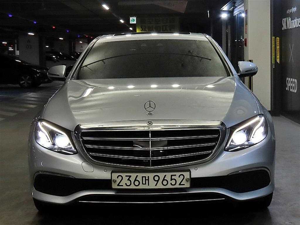 Mercedes Benz E class - Vista 2