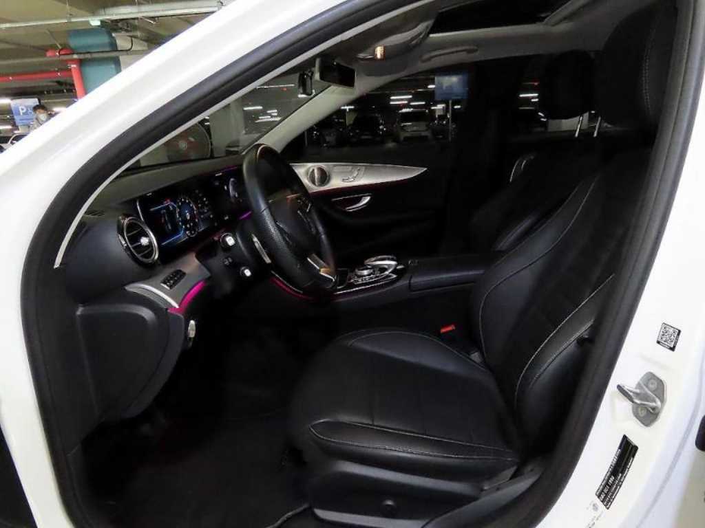 Mercedes Benz E class - Vista 6