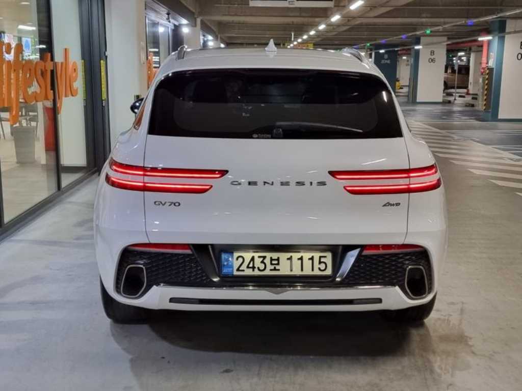Genesis GV70 - Vista 5