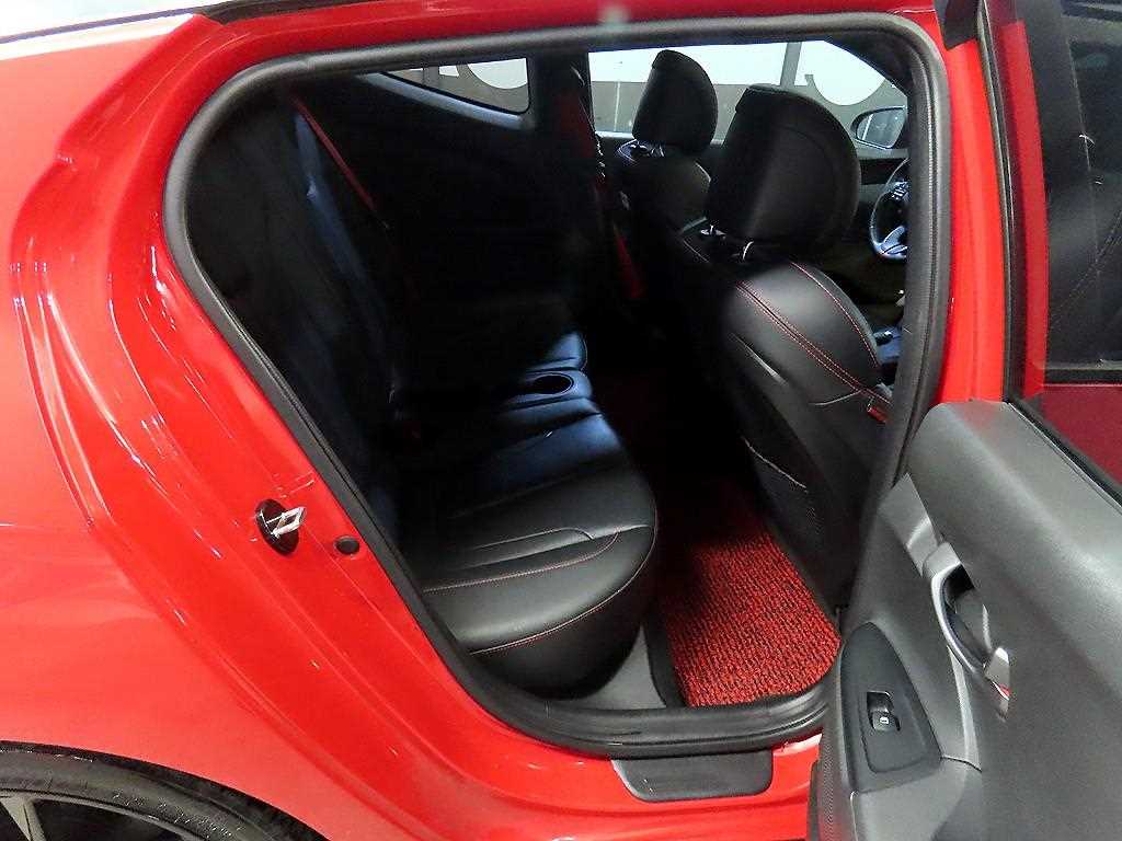 HYUNDAI Veloster - Vista 7